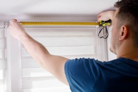 La pose de menuiseries sur mesure, guide pratique pour un résultat parfait